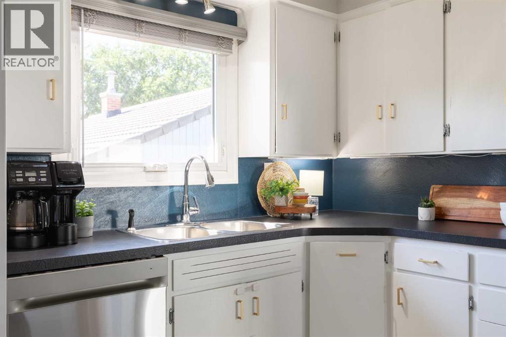 117 12 Street SE, Medicine Hat, Alberta  T1A 1V1 - Photo 11 - A2332079