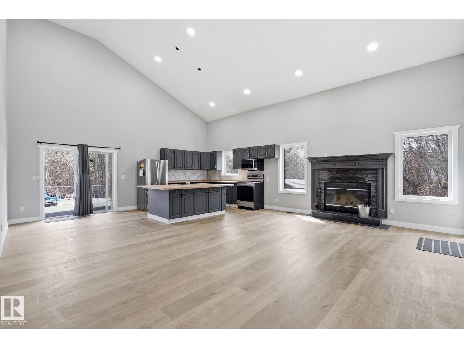 213 2 Av, Rural Wetaskiwin County, Alberta  T0C 1X0 - Photo 4 - E4495139