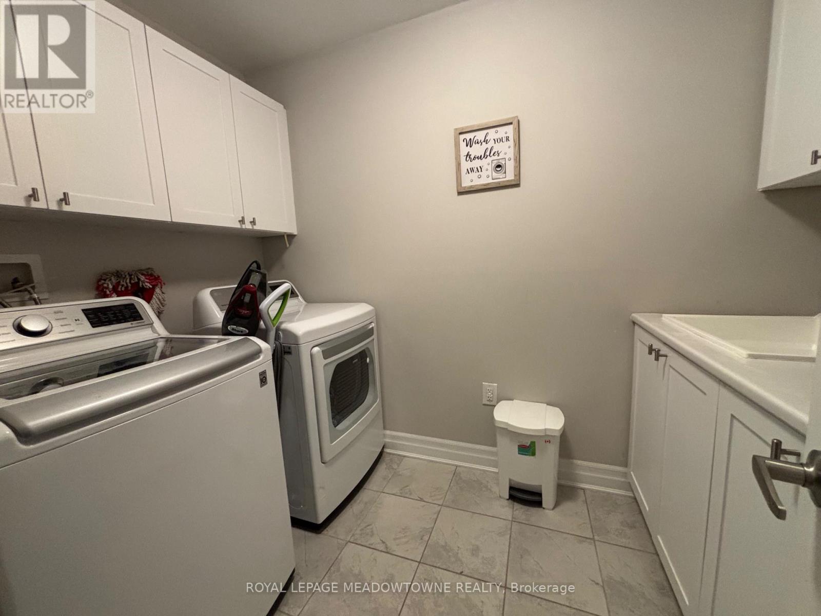 523 Bellflower Court, Milton, Ontario  L9E 1W5 - Photo 9 - W13625238