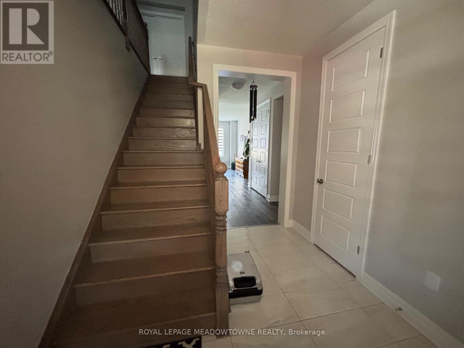 523 Bellflower Court, Milton, Ontario  L9E 1W5 - Photo 2 - W13625238