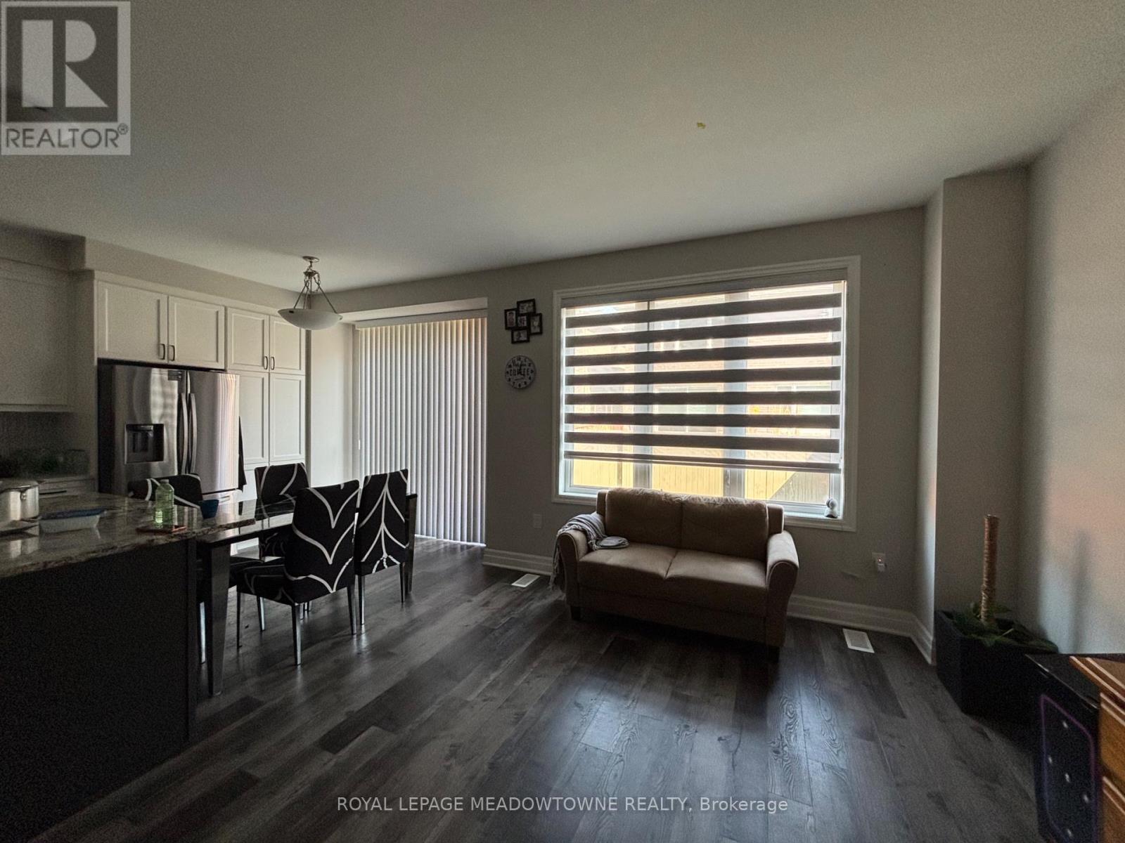 523 Bellflower Court, Milton, Ontario  L9E 1W5 - Photo 3 - W13625238