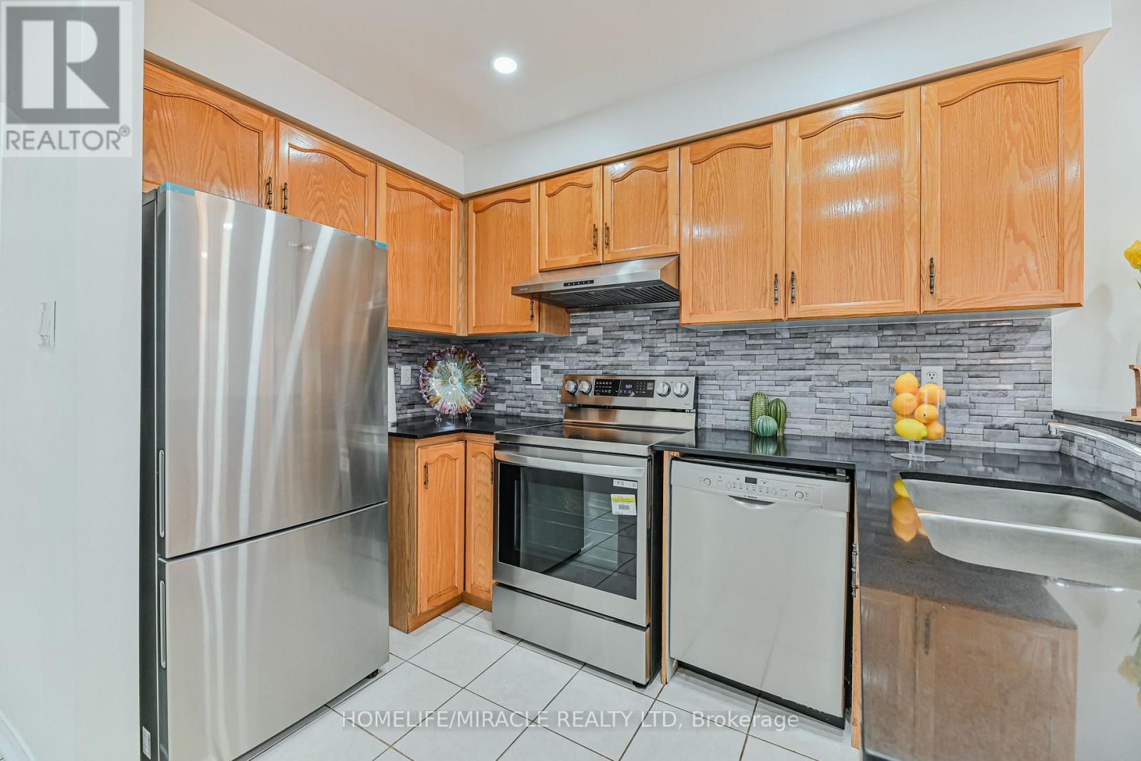 36 Letty Avenue, Brampton, Ontario  L6Y 4T3 - Photo 8 - W13626918