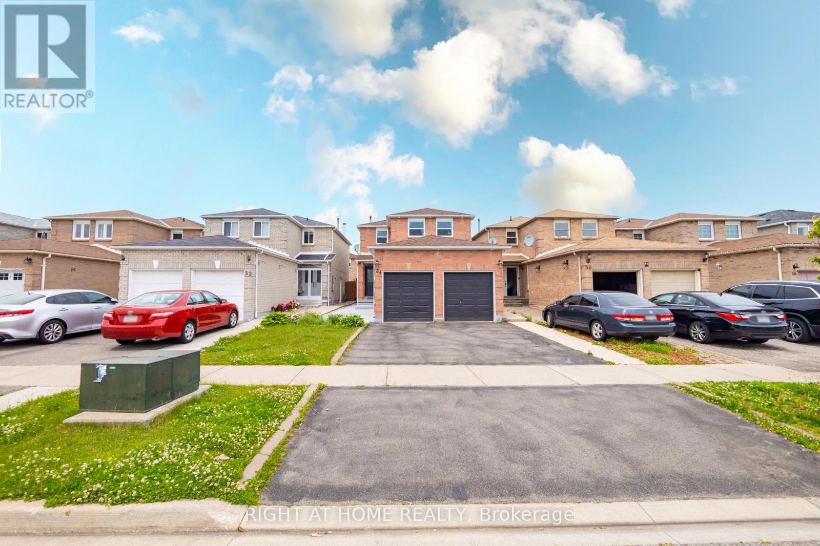 34 Meadowlark Drive, Brampton, Ontario  L6Y 4A7 - Photo 1 - W13626920