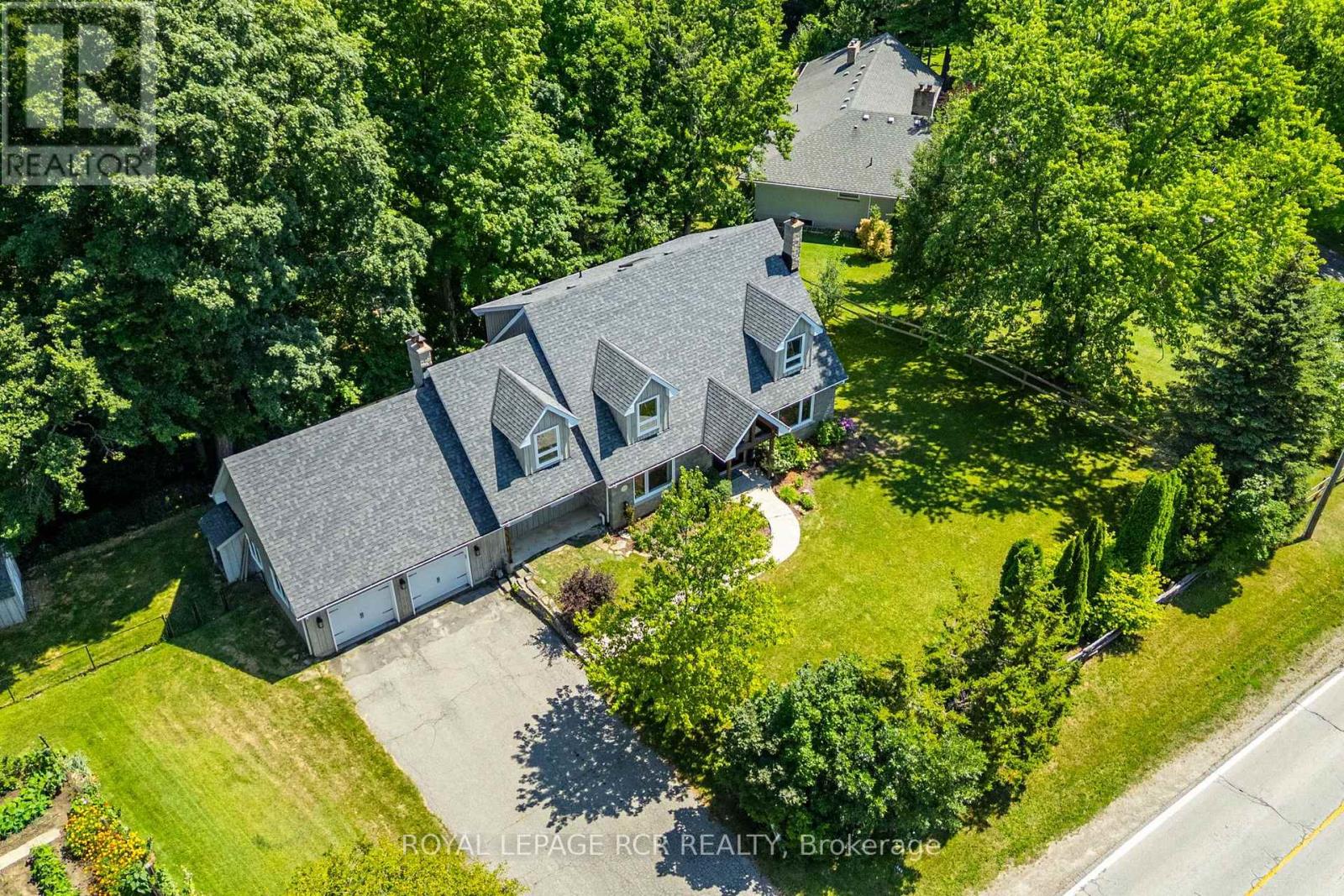 163 Confederation Street, Halton Hills, Ontario  L7G 4S8 - Photo 1 - W13626934