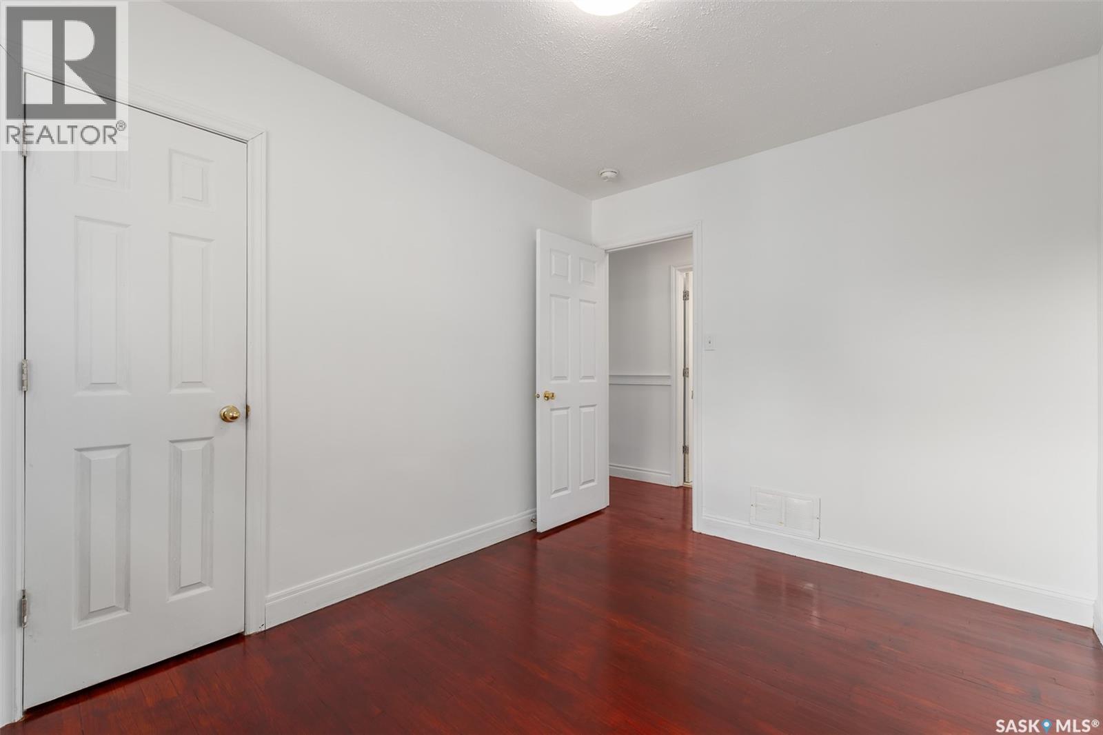 1300 Aberdeen Street, Regina, Saskatchewan S4T 5K2 - Photo 11 - SK044064