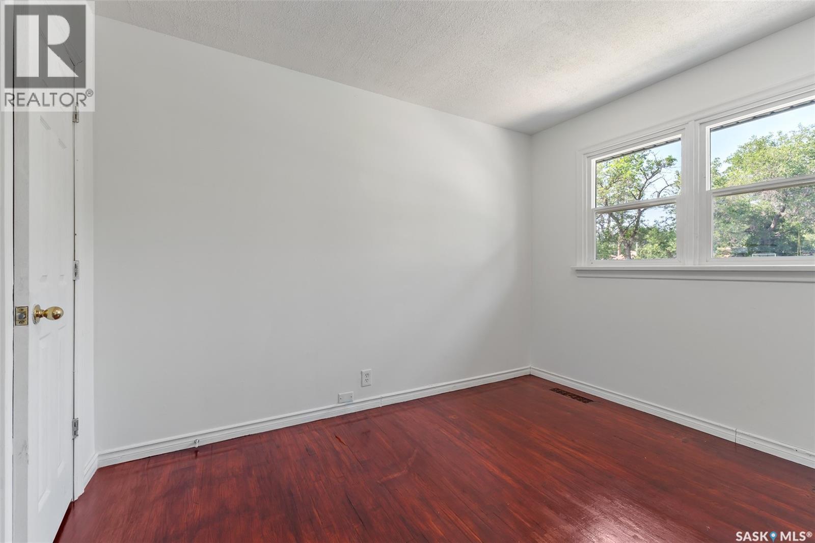 1300 Aberdeen Street, Regina, Saskatchewan S4T 5K2 - Photo 14 - SK044064