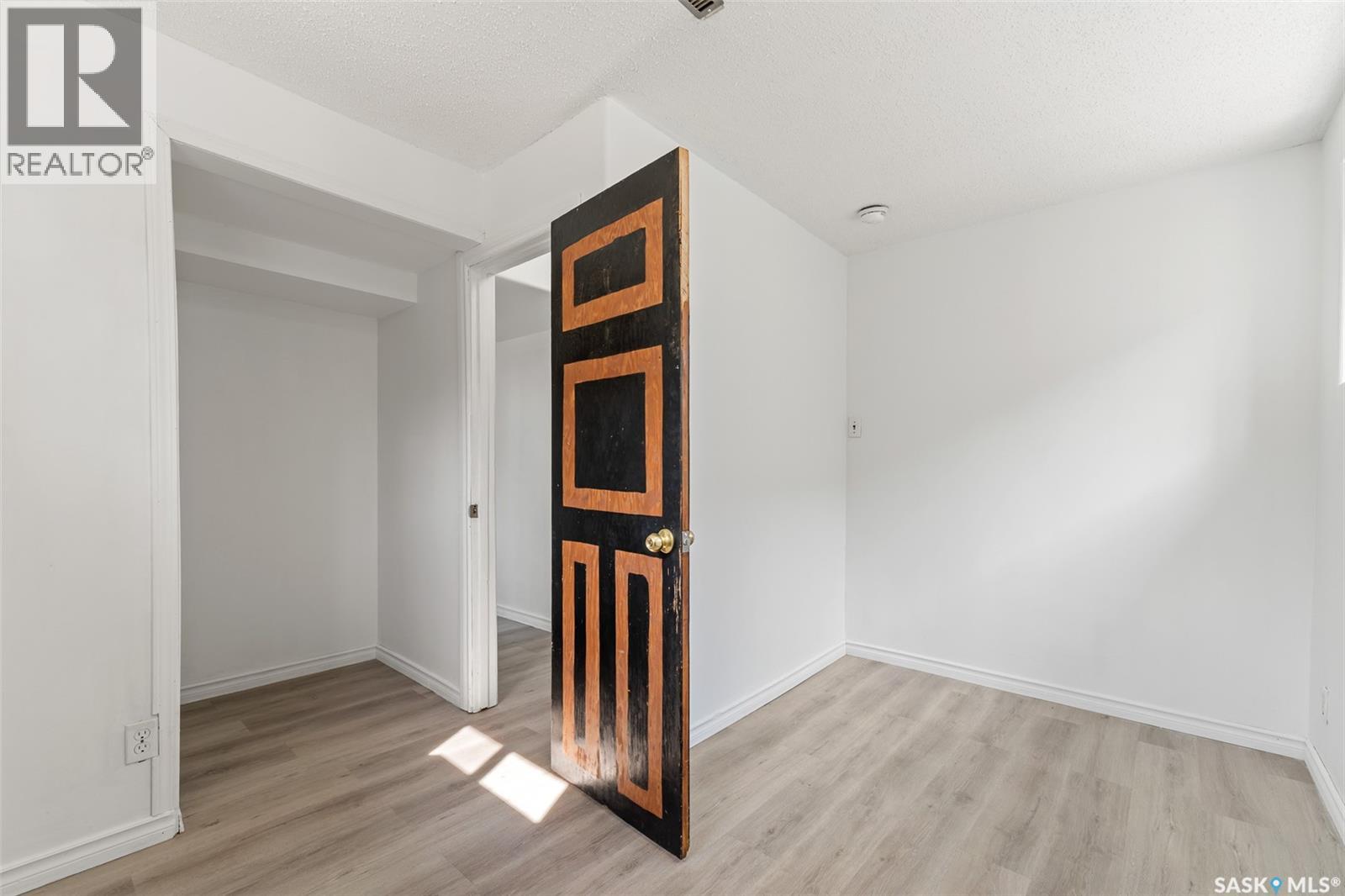 1300 Aberdeen Street, Regina, Saskatchewan S4T 5K2 - Photo 27 - SK044064