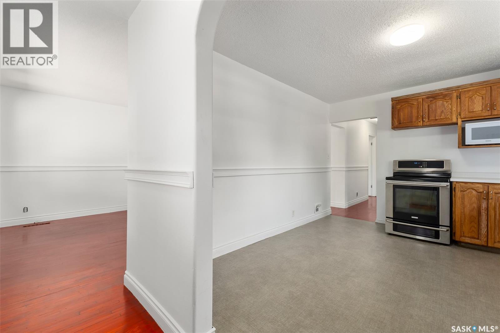 1300 Aberdeen Street, Regina, Saskatchewan S4T 5K2 - Photo 8 - SK044064