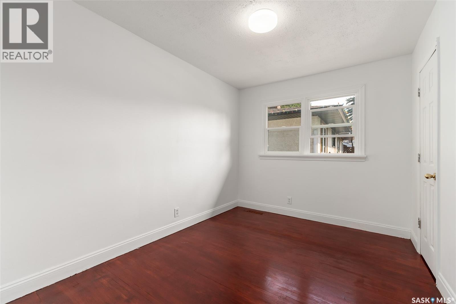 1300 Aberdeen Street, Regina, Saskatchewan S4T 5K2 - Photo 9 - SK044064