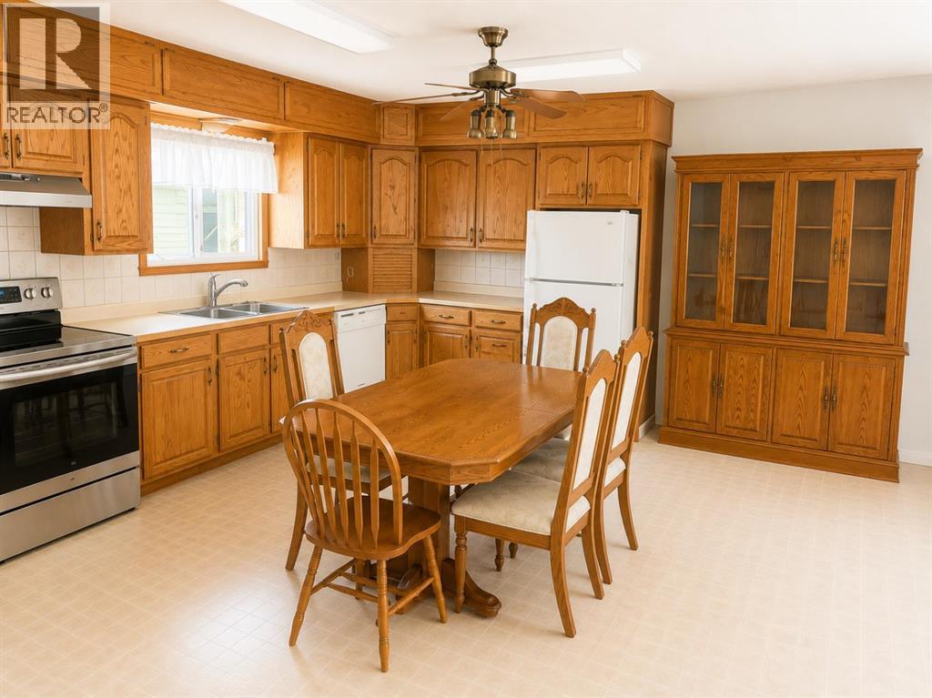 110 Howard Street, Halkirk, Alberta  T0C 1M0 - Photo 3 - A2333922