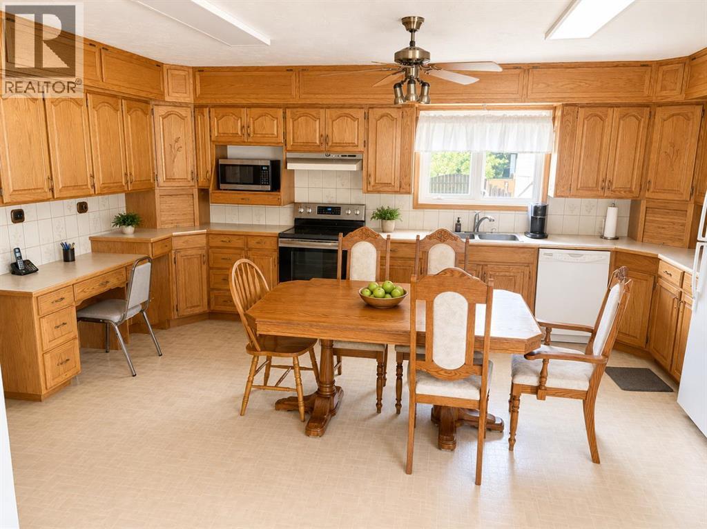 110 Howard Street, Halkirk, Alberta  T0C 1M0 - Photo 4 - A2333922