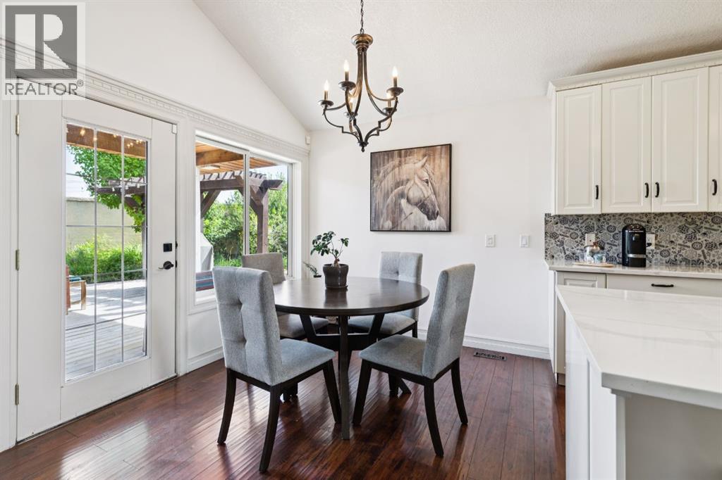 70 Discovery Ridge Court SW, Calgary, Alberta  T3H 4R3 - Photo 10 - A2332545