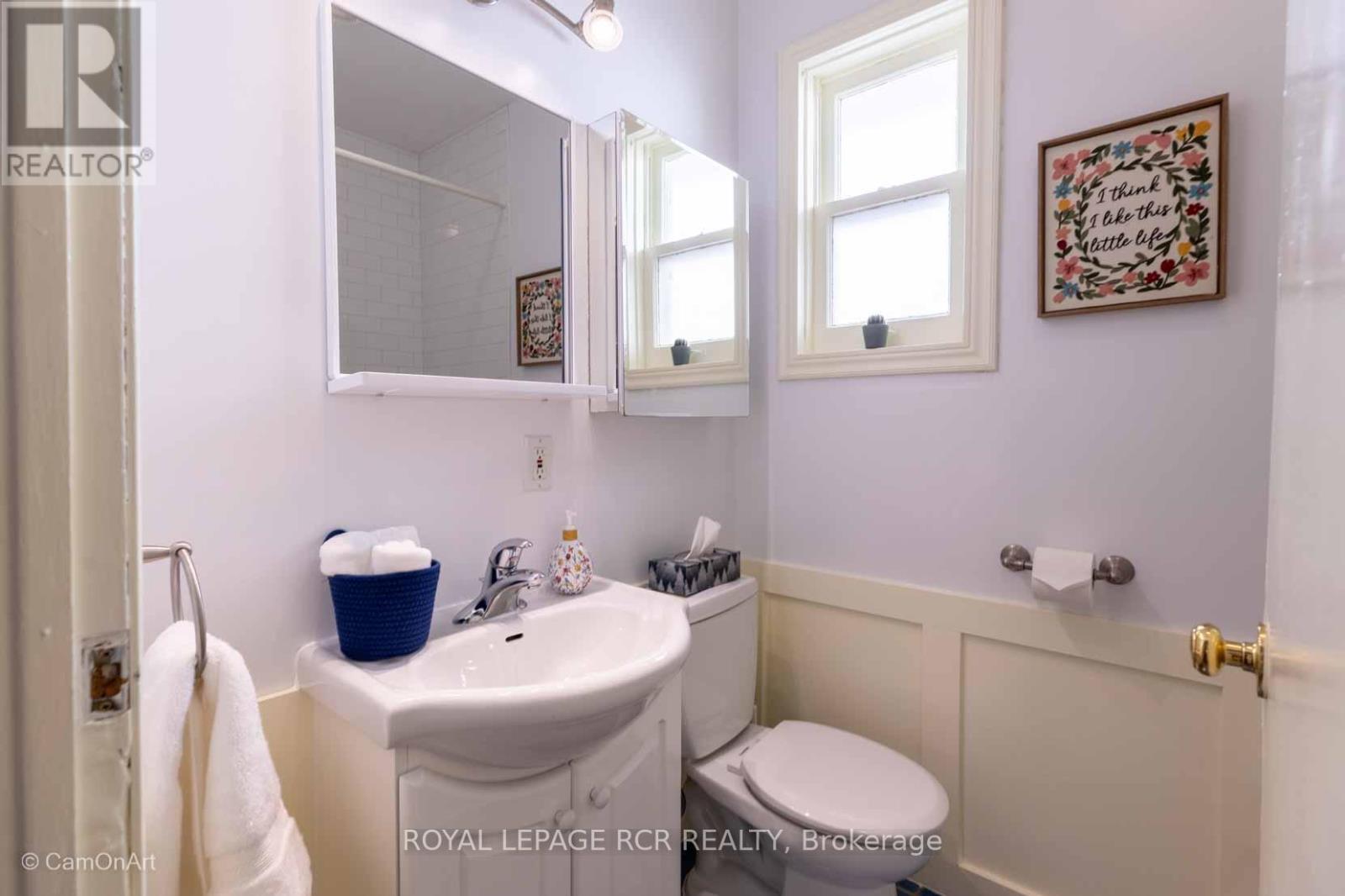 12 Orley Avenue, Toronto, Ontario  M4C 2B9 - Photo 17 - E13585894