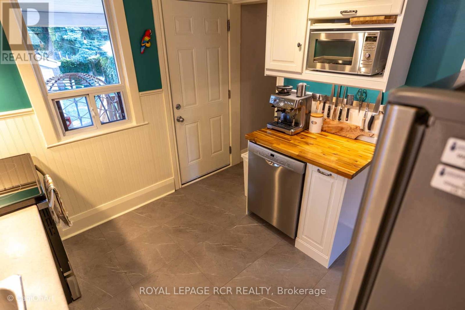 12 Orley Avenue, Toronto, Ontario  M4C 2B9 - Photo 14 - E13585894