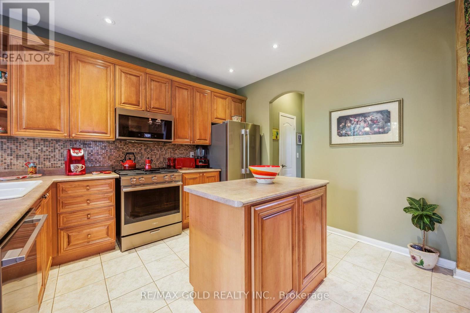 40 Maldives Crescent, Brampton, Ontario L6P 1L3 - Photo 9 - W13623324