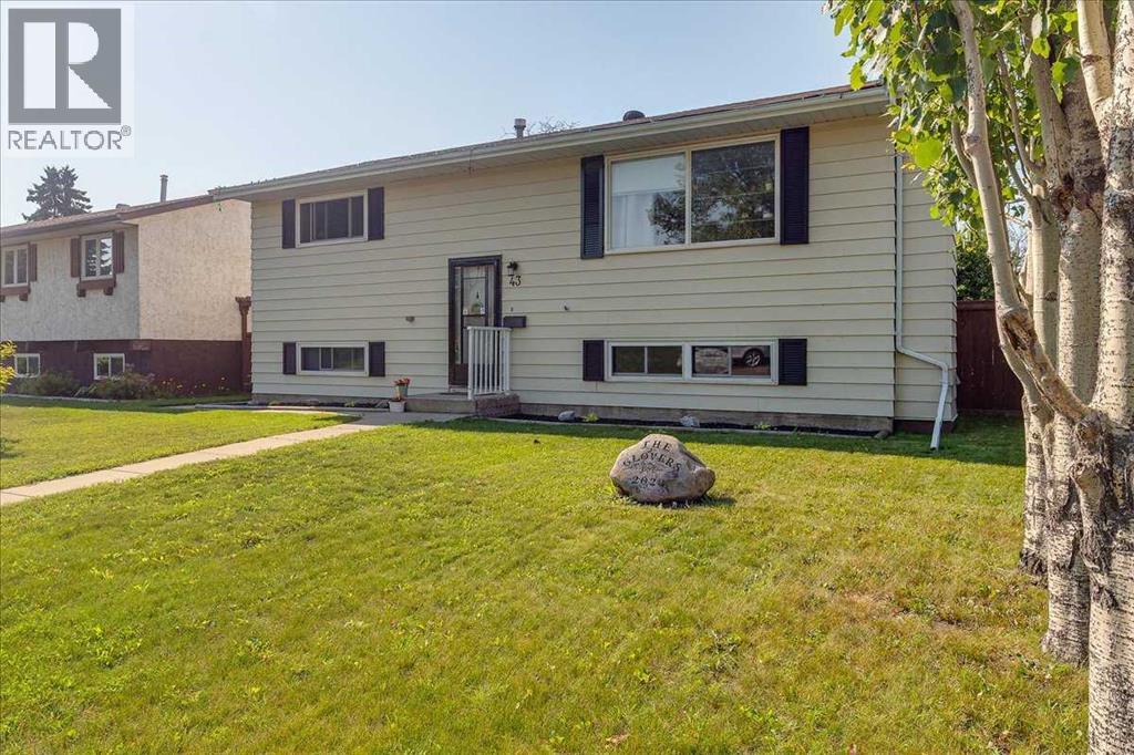 43 Oak Street, Red Deer, Alberta  T4P 2N7 - Photo 3 - A2333402