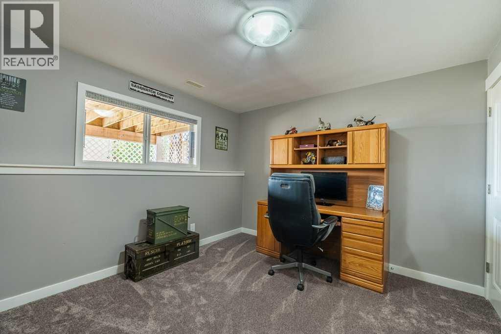 472 Sunset Link, Crossfield, Alberta  T0M 0S0 - Photo 38 - A2324153
