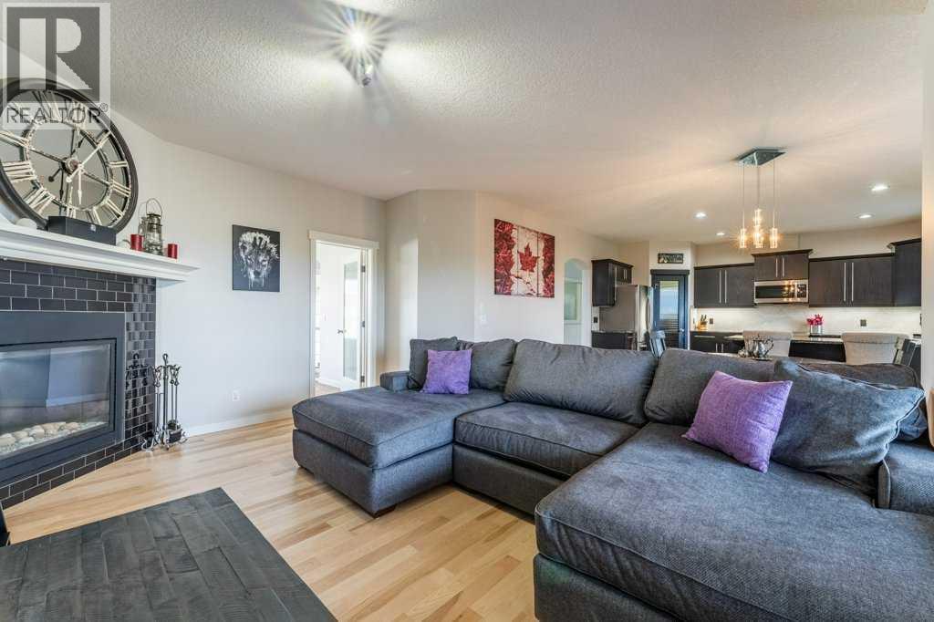 472 Sunset Link, Crossfield, Alberta  T0M 0S0 - Photo 6 - A2324153