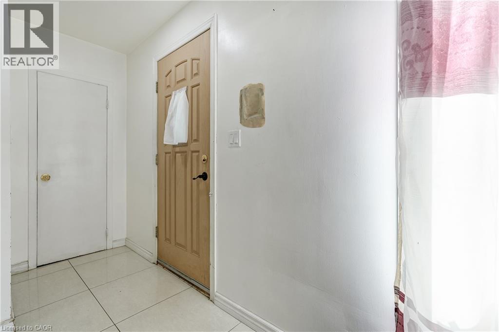 208 West 19th Street, Hamilton, Ontario  L9C 4J2 - Photo 7 - 40848909