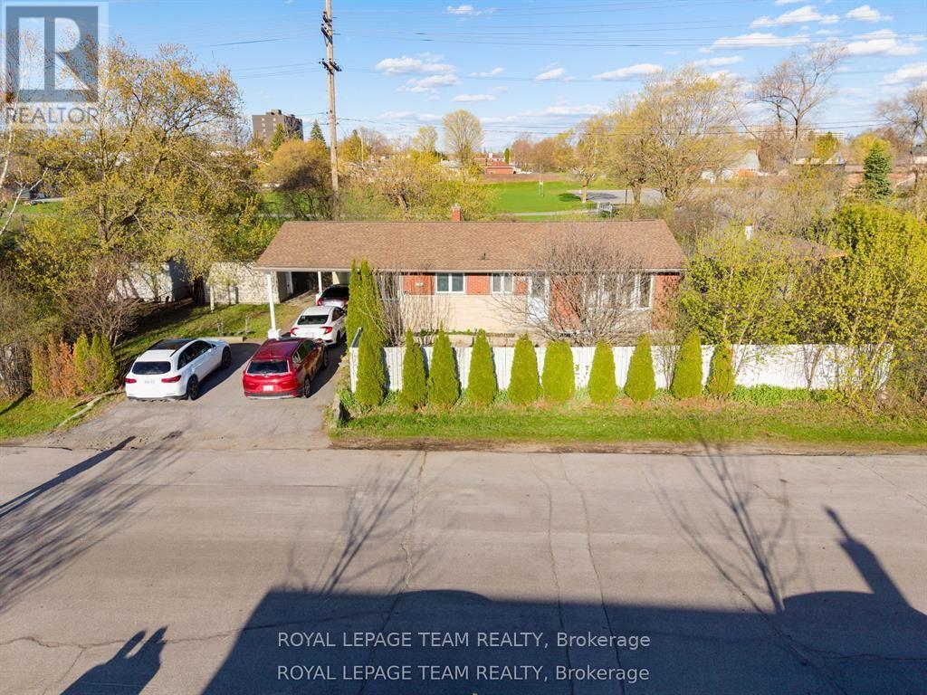 Upper - 925 Moorvale Road, Ottawa, Ontario  K1K 3K9 - Photo 2 - X13627046