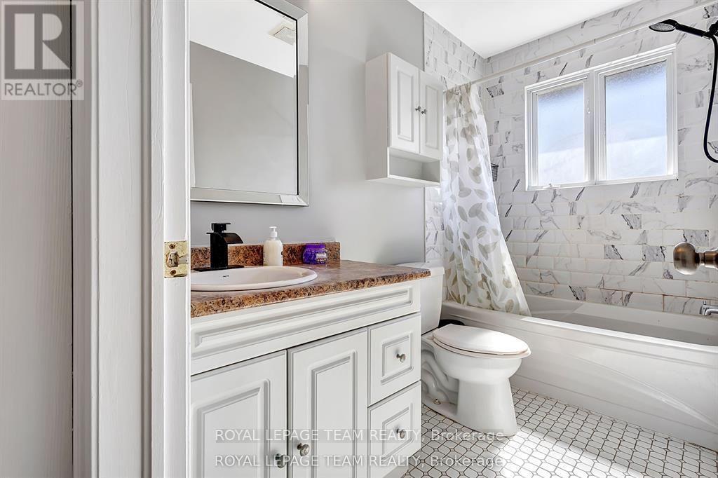 Upper - 925 Moorvale Road, Ottawa, Ontario  K1K 3K9 - Photo 21 - X13627046