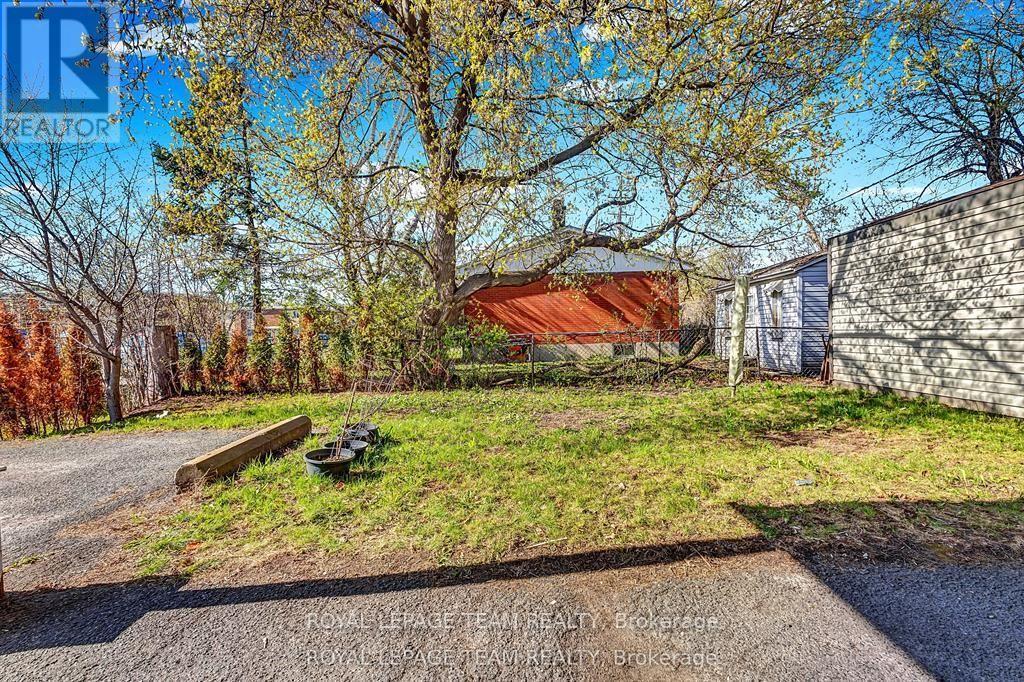 Upper - 925 Moorvale Road, Ottawa, Ontario  K1K 3K9 - Photo 23 - X13627046