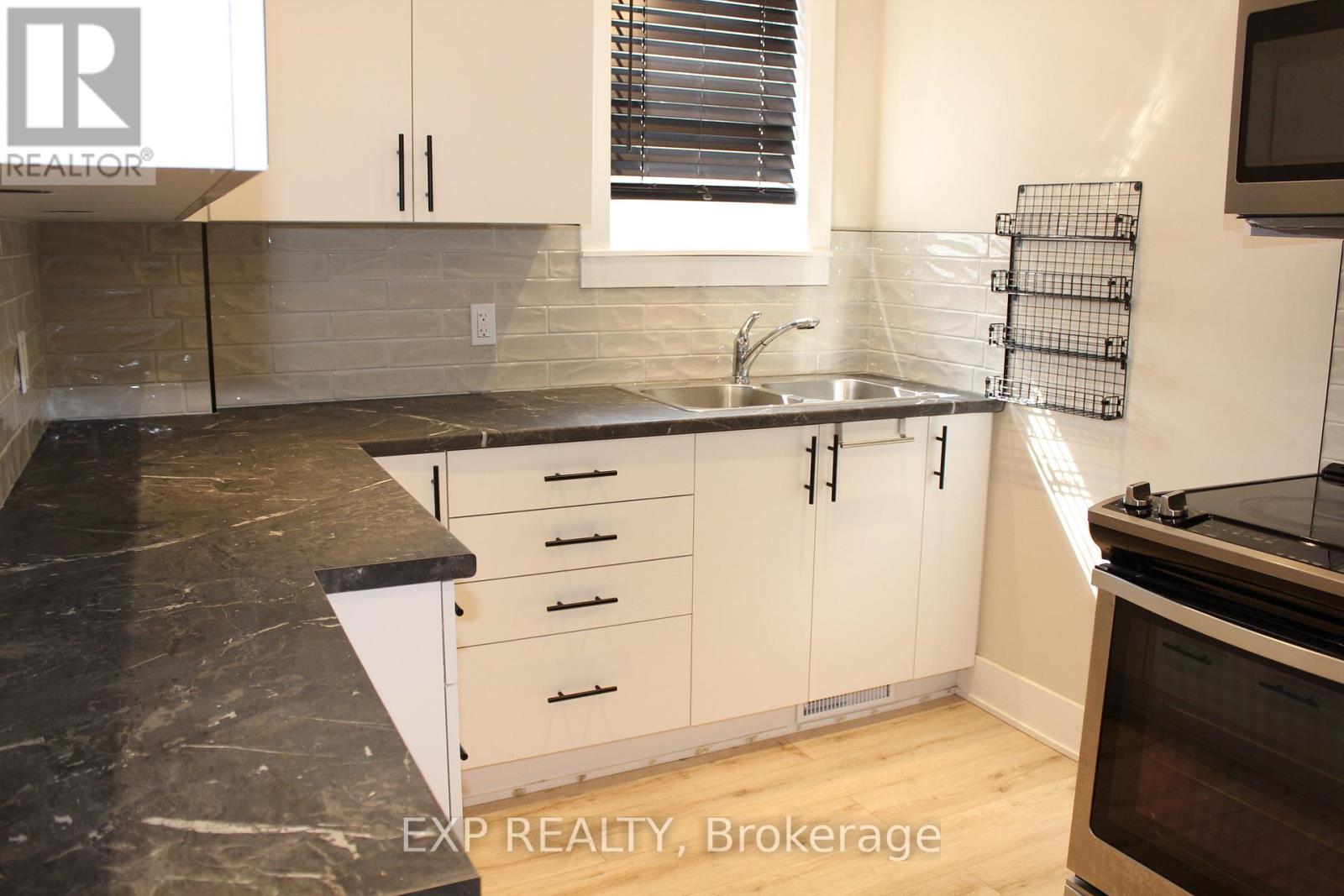 A - 9 Kent Street, Smiths Falls, Ontario  K7A 1B5 - Photo 2 - X13627078