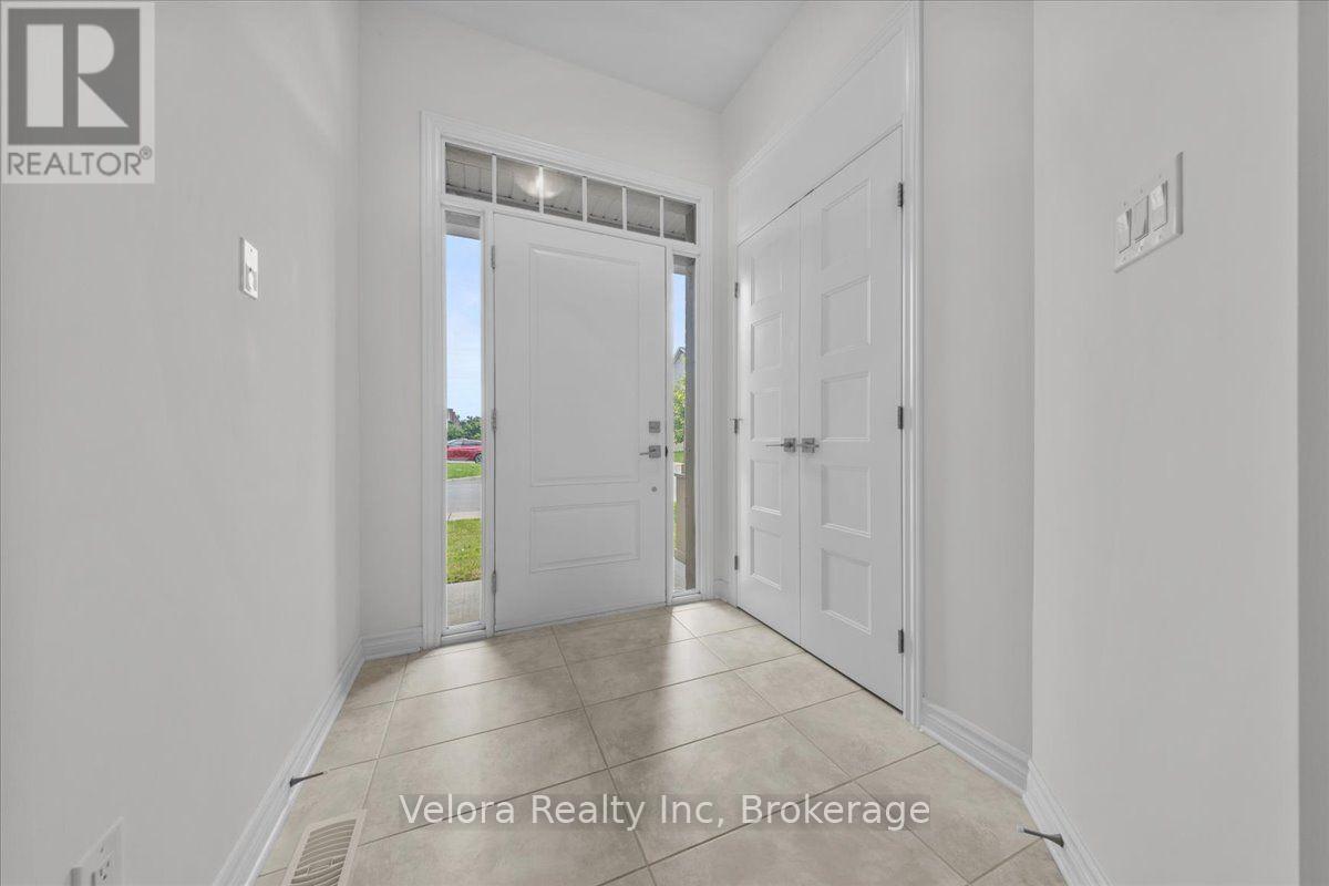 518 Vivera Place, Ottawa, Ontario  K2S 0W2 - Photo 3 - X13627098