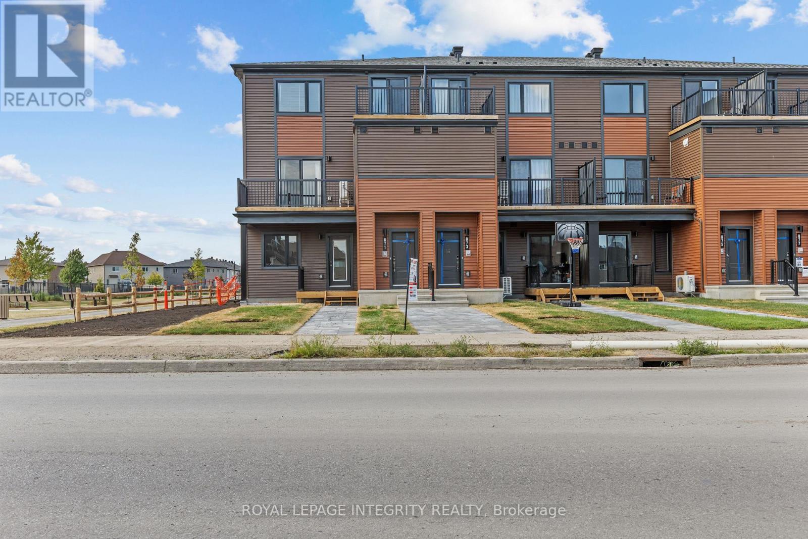 871 DECOEUR DRIVE, Ottawa, Ontario