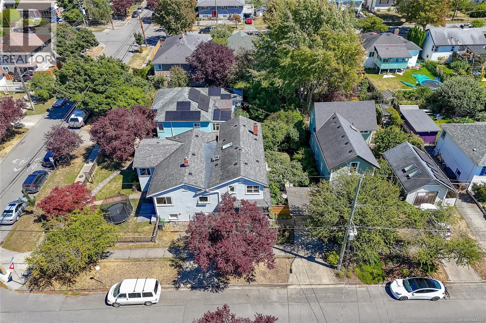 B 1601 Haultain St, Victoria, British Columbia  V8R 2K6 - Photo 42 - 1044625