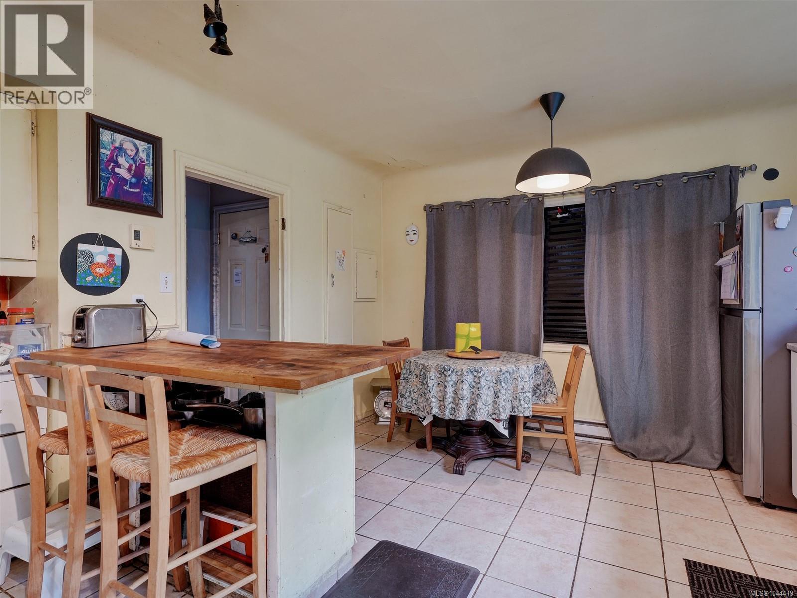 2607 Shelbourne St, Victoria, British Columbia  V8R 2Z2 - Photo 5 - 1044419