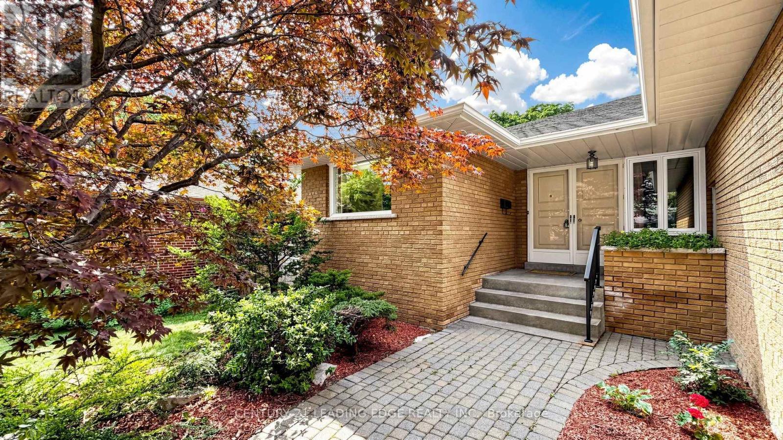 11 Colwick Dr Drive, Toronto, Ontario  M2K 2G2 - Photo 2 - C13627074