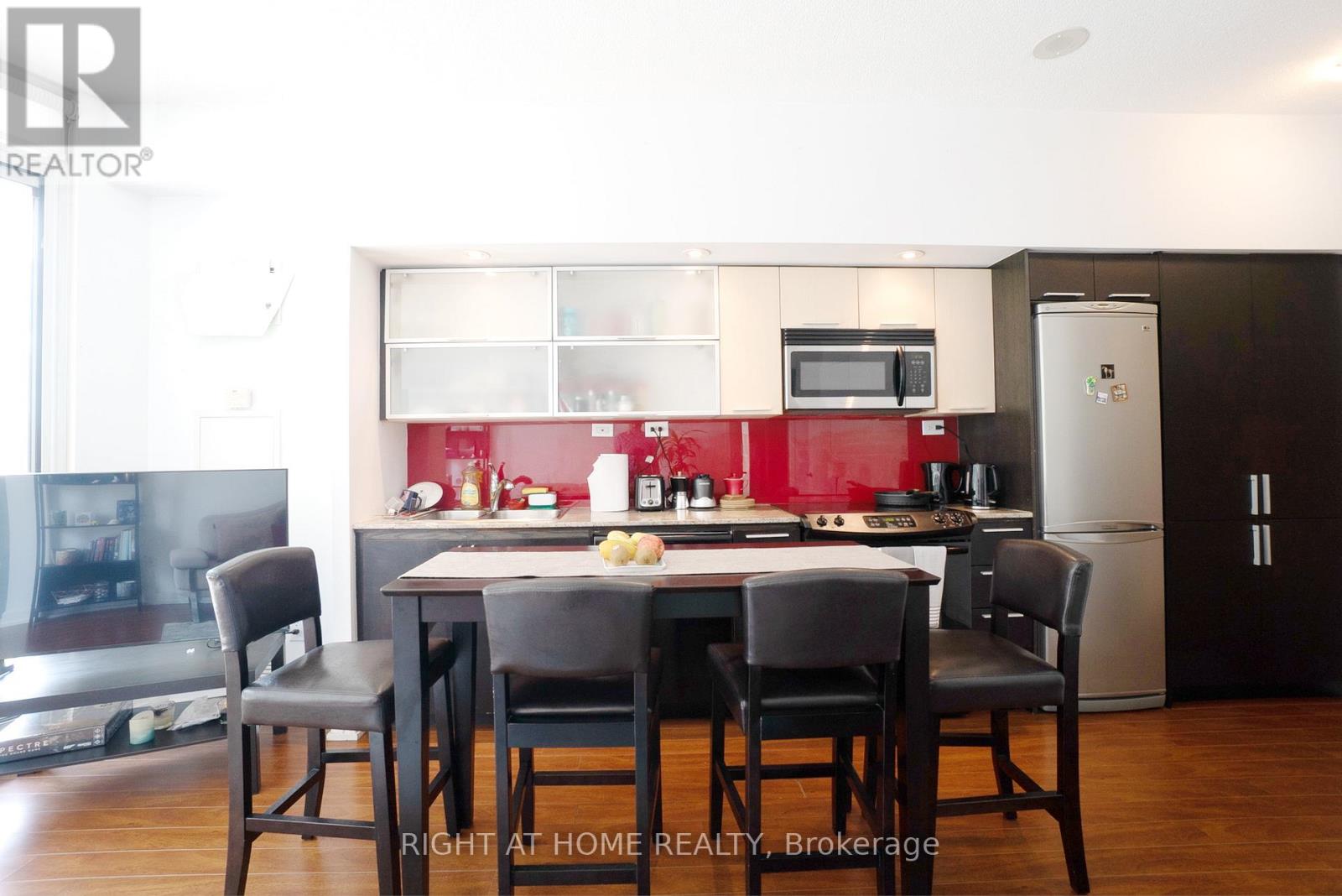 310 - 25 Capreol Court, Toronto, Ontario  M5V 3Z7 - Photo 12 - C13627088