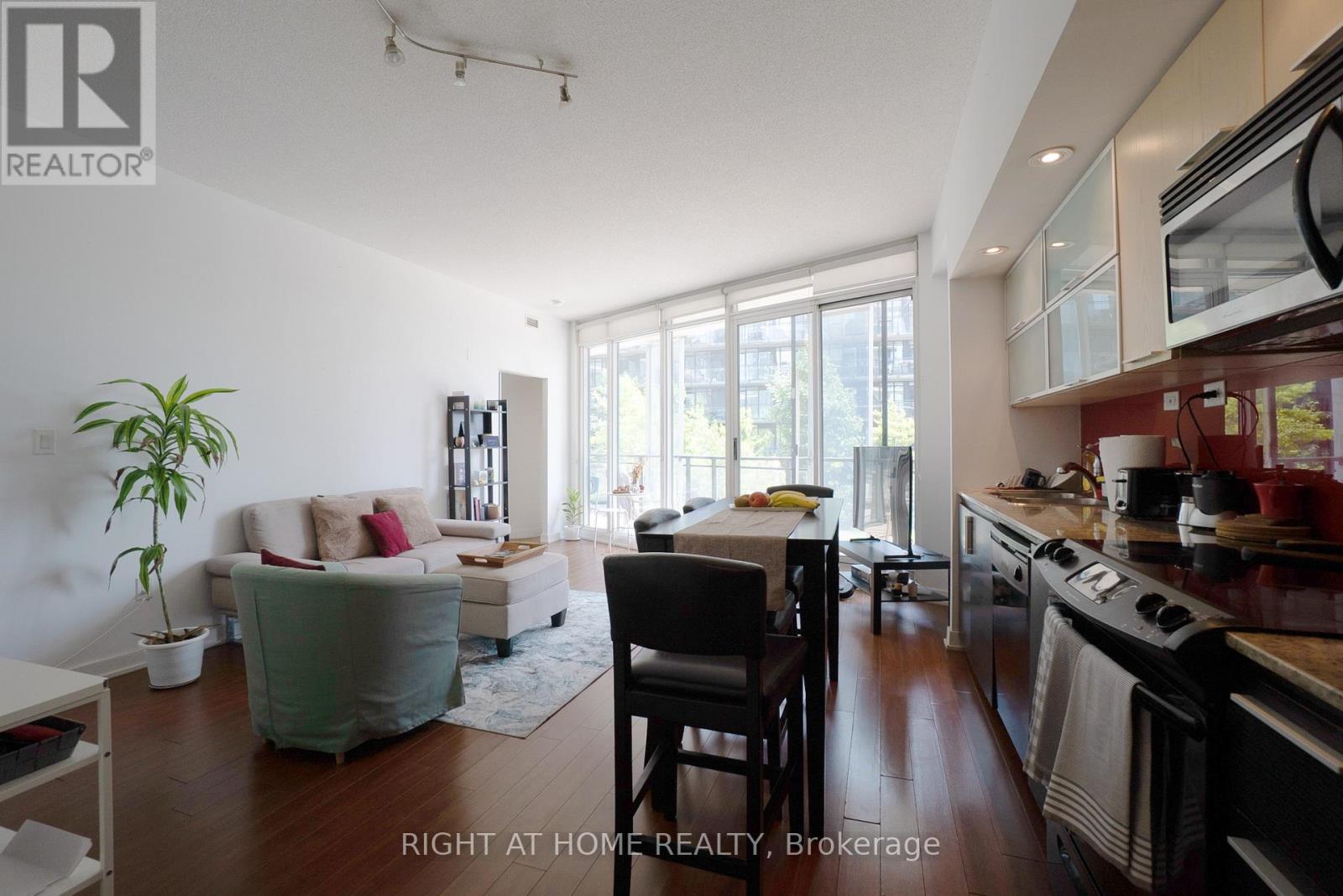 310 - 25 Capreol Court, Toronto, Ontario  M5V 3Z7 - Photo 16 - C13627088