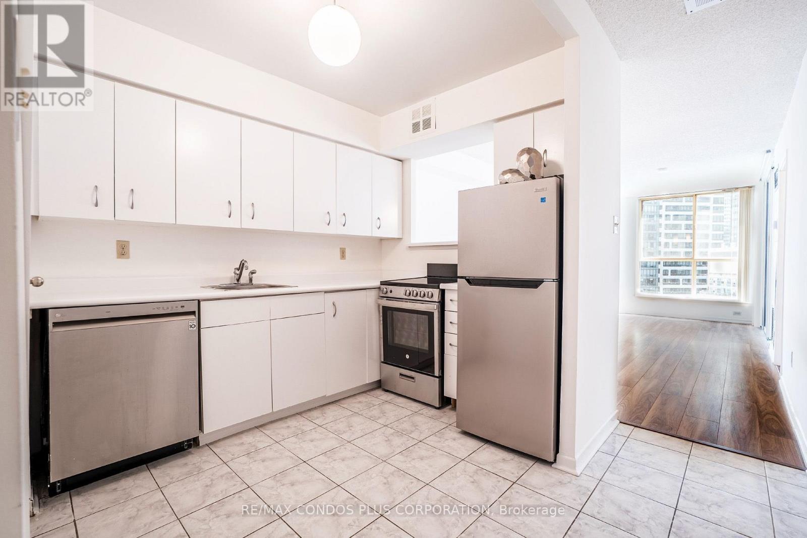 1811 - 44 St Joseph Street, Toronto, Ontario  M4Y 2W4 - Photo 12 - C13627108