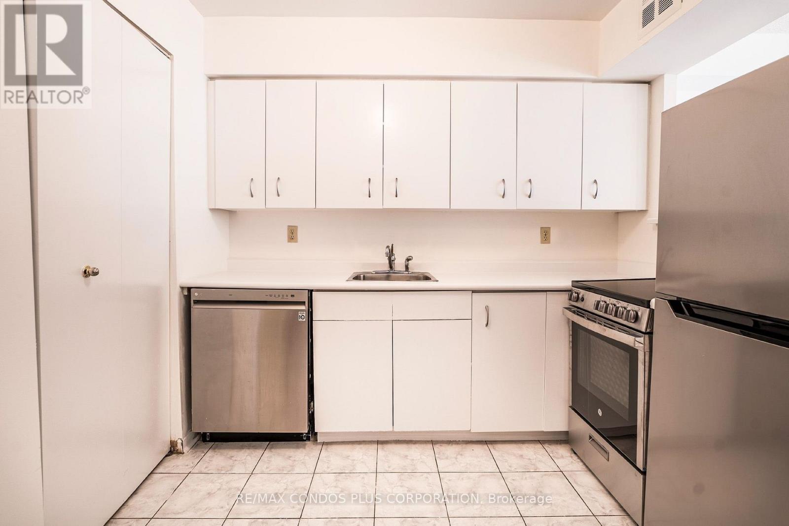 1811 - 44 St Joseph Street, Toronto, Ontario  M4Y 2W4 - Photo 13 - C13627108