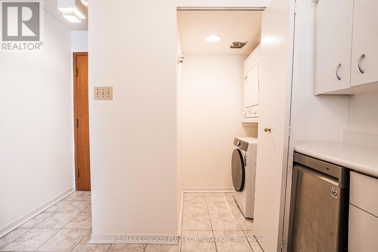 1811 - 44 St Joseph Street, Toronto, Ontario  M4Y 2W4 - Photo 14 - C13627108