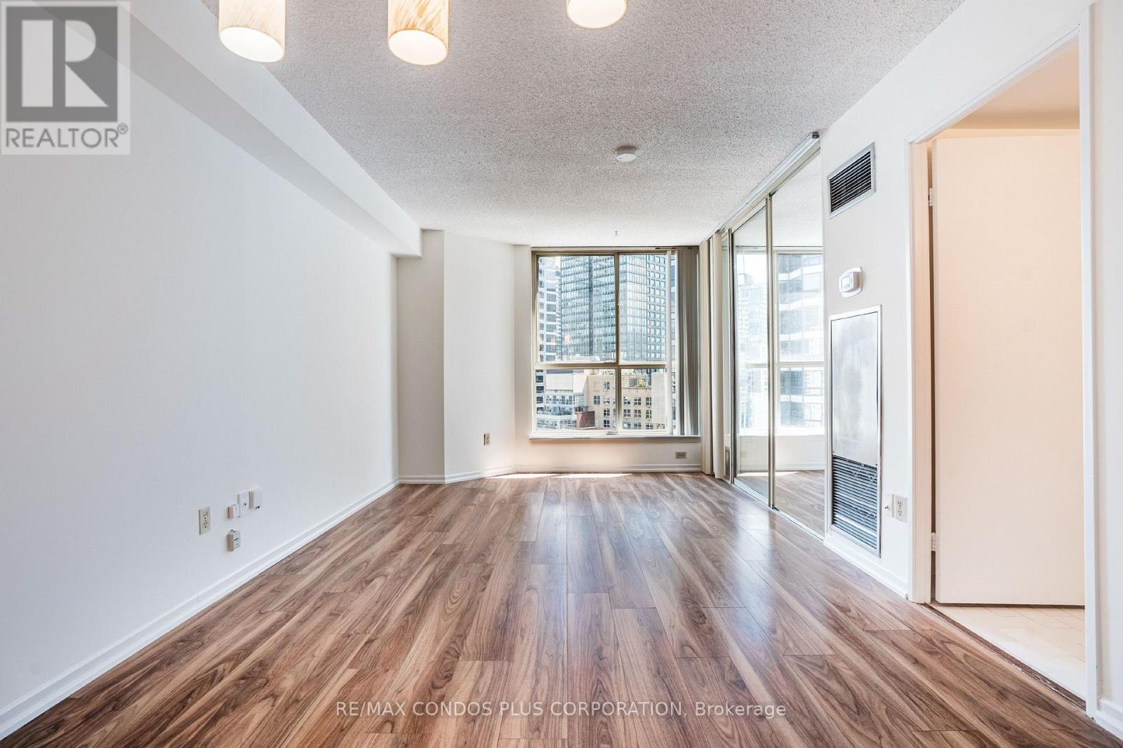 1811 - 44 St Joseph Street, Toronto, Ontario  M4Y 2W4 - Photo 18 - C13627108