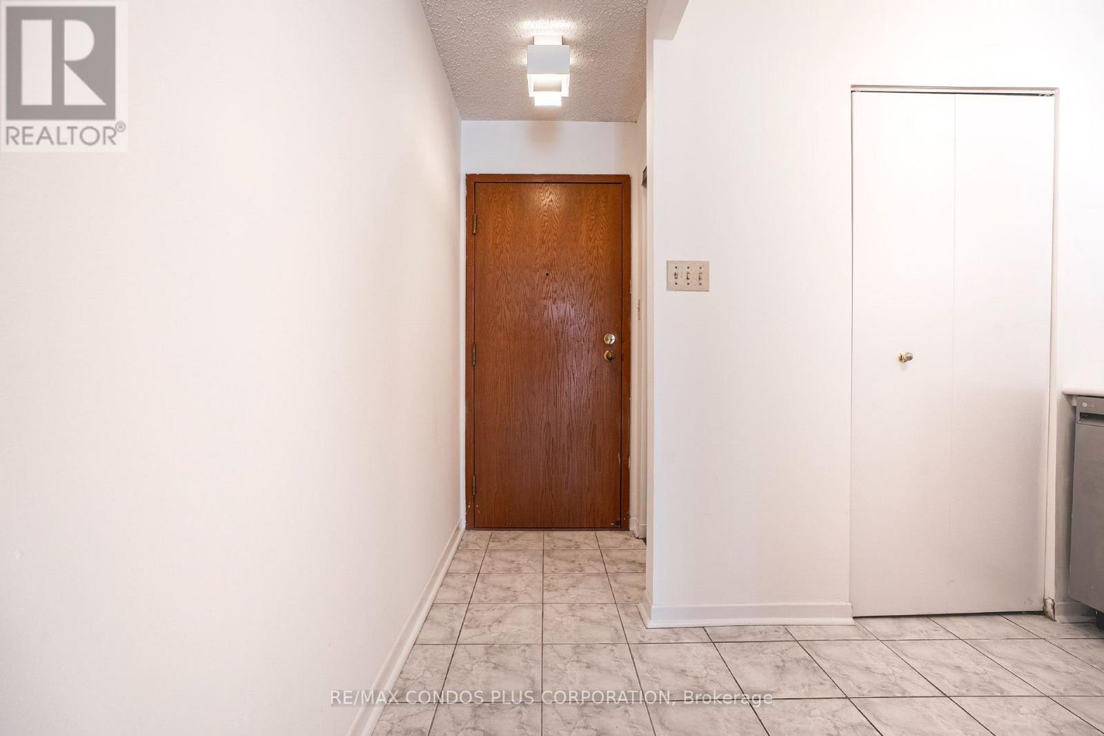 1811 - 44 St Joseph Street, Toronto, Ontario  M4Y 2W4 - Photo 8 - C13627108