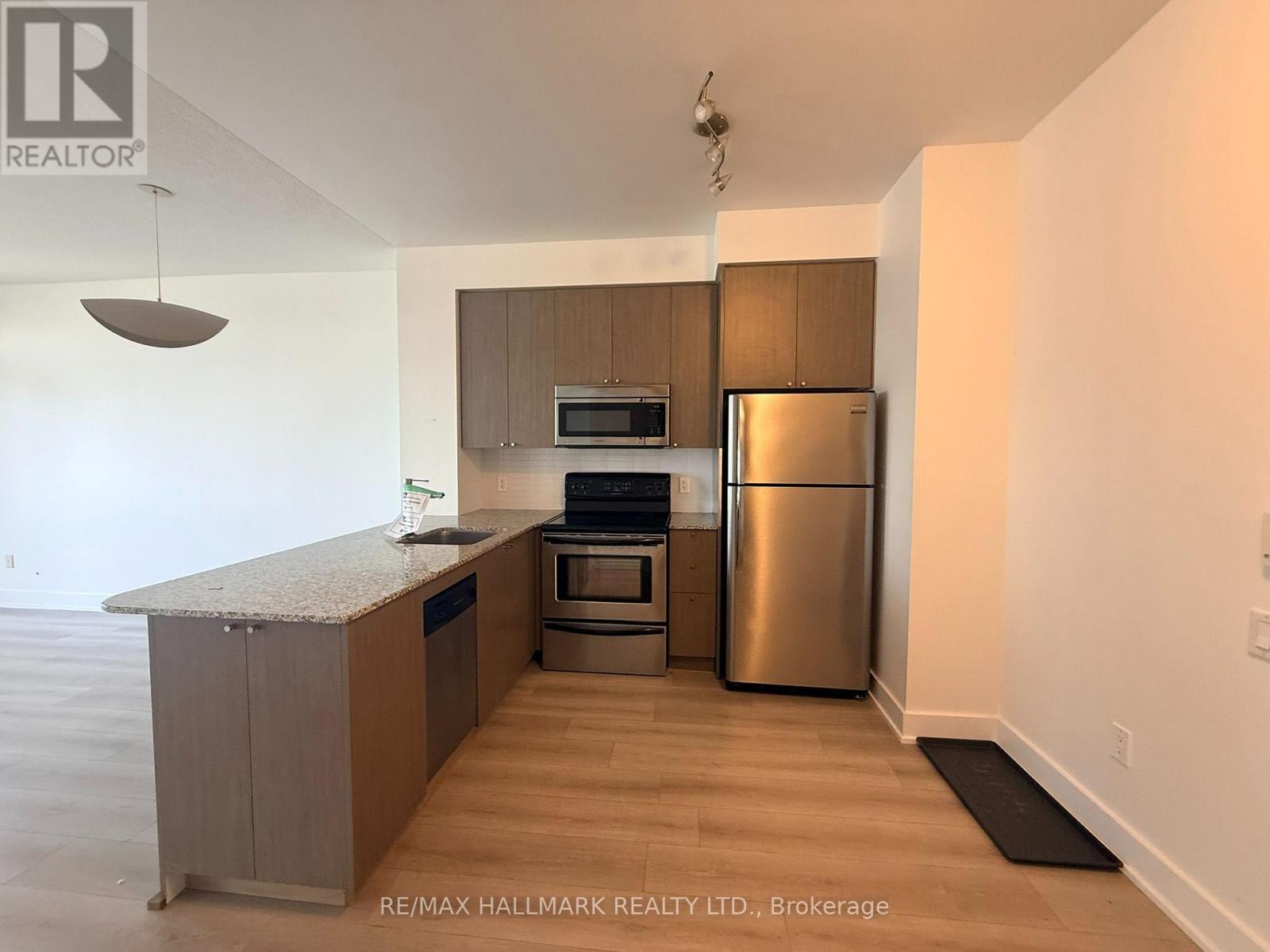 2011 - 23 Sheppard Avenue E, Toronto, Ontario  M2N 0C8 - Photo 3 - C13627154