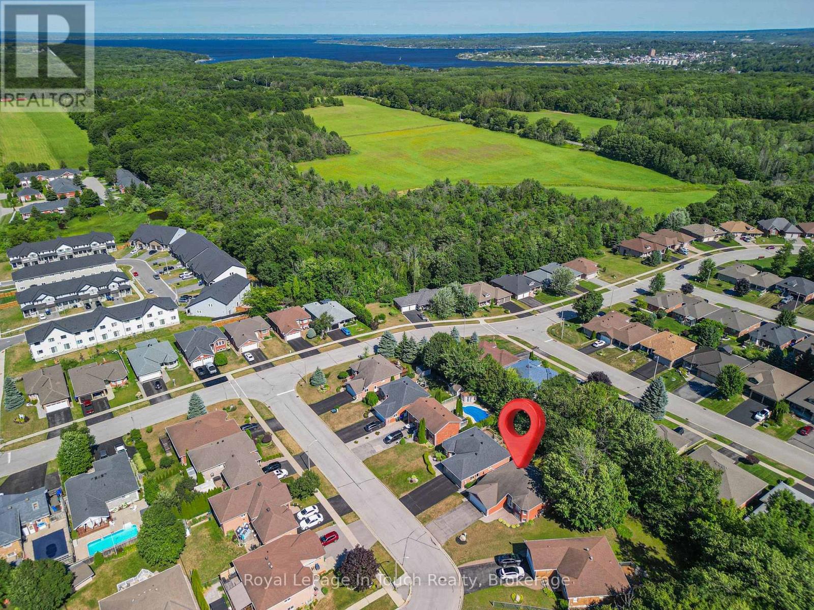 30 Charles Street, Penetanguishene, Ontario  L9M 2G7 - Photo 10 - S13627130