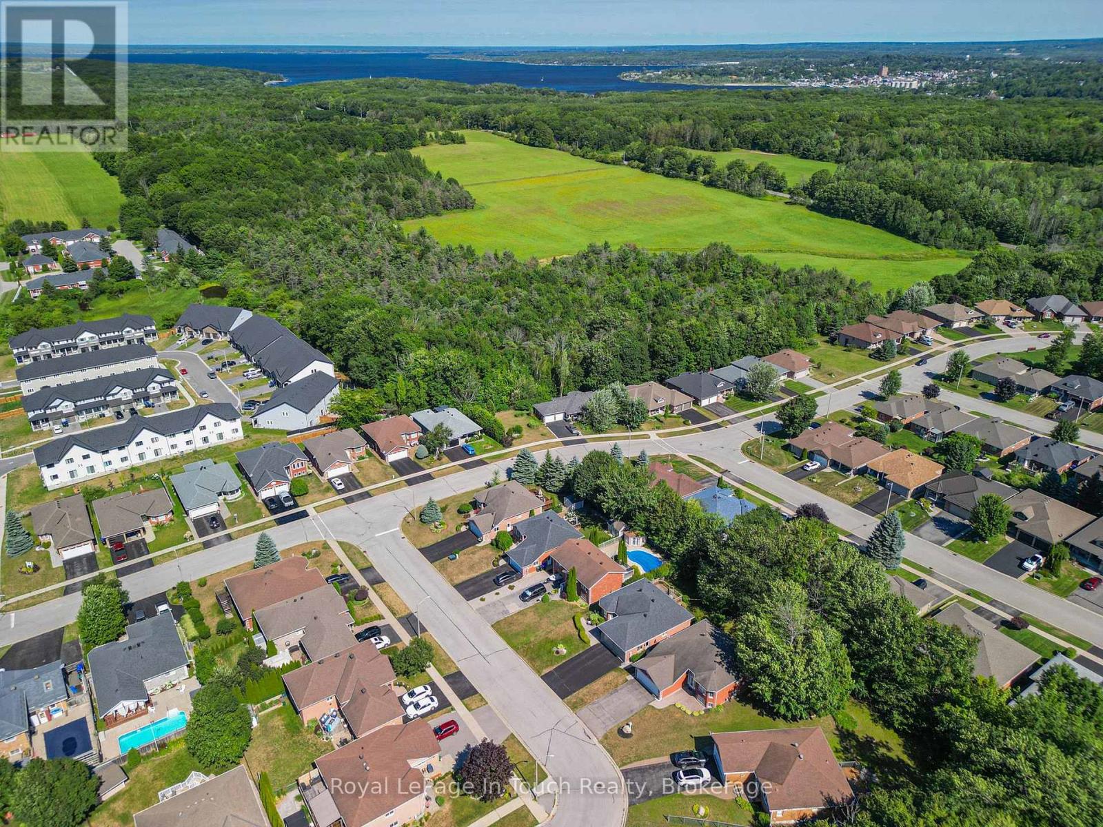30 Charles Street, Penetanguishene, Ontario  L9M 2G7 - Photo 11 - S13627130
