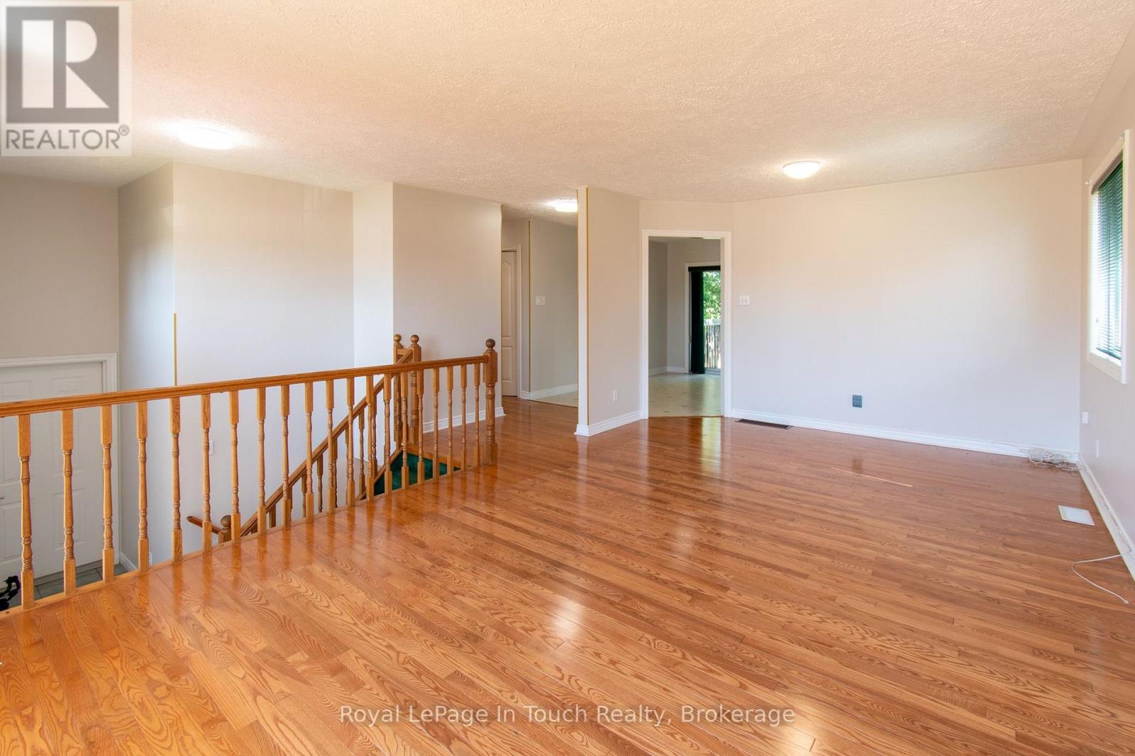30 Charles Street, Penetanguishene, Ontario  L9M 2G7 - Photo 17 - S13627130