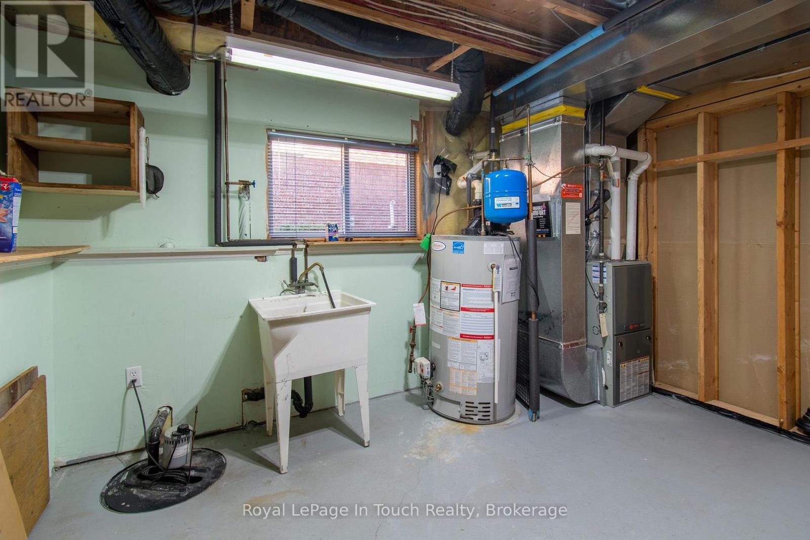 30 Charles Street, Penetanguishene, Ontario  L9M 2G7 - Photo 37 - S13627130