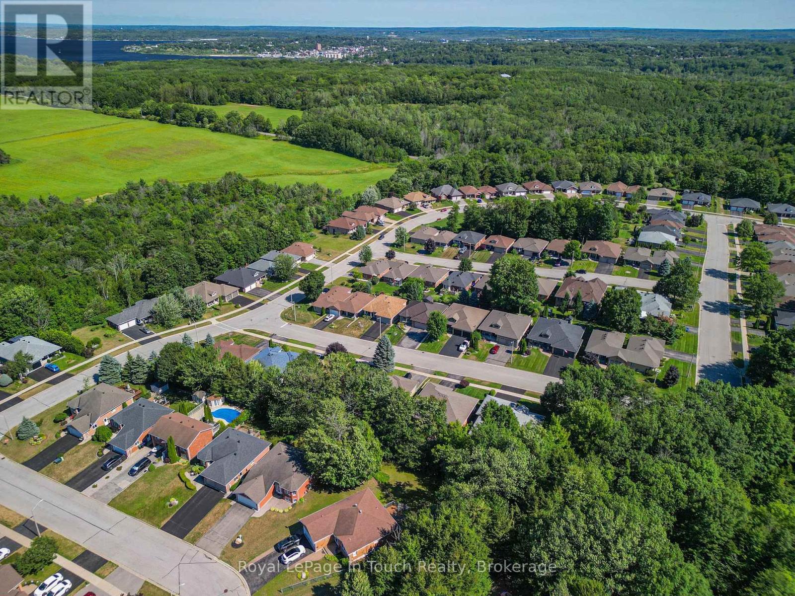 30 Charles Street, Penetanguishene, Ontario  L9M 2G7 - Photo 44 - S13627130