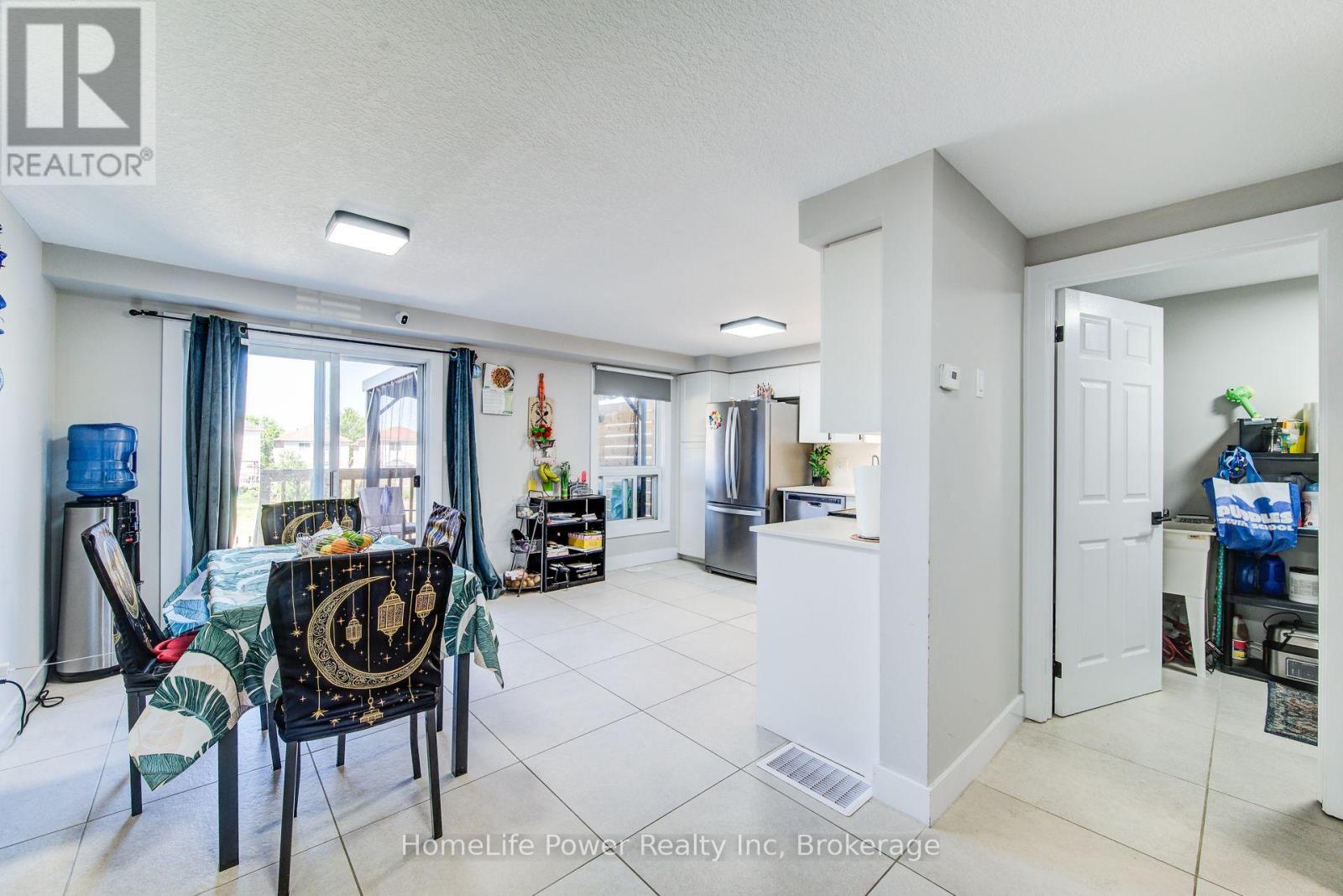 233 Red Clover Court, Kitchener, Ontario  N2E 4J5 - Photo 11 - X13627054
