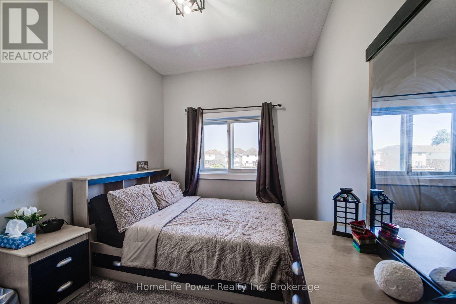 233 Red Clover Court, Kitchener, Ontario  N2E 4J5 - Photo 18 - X13627054