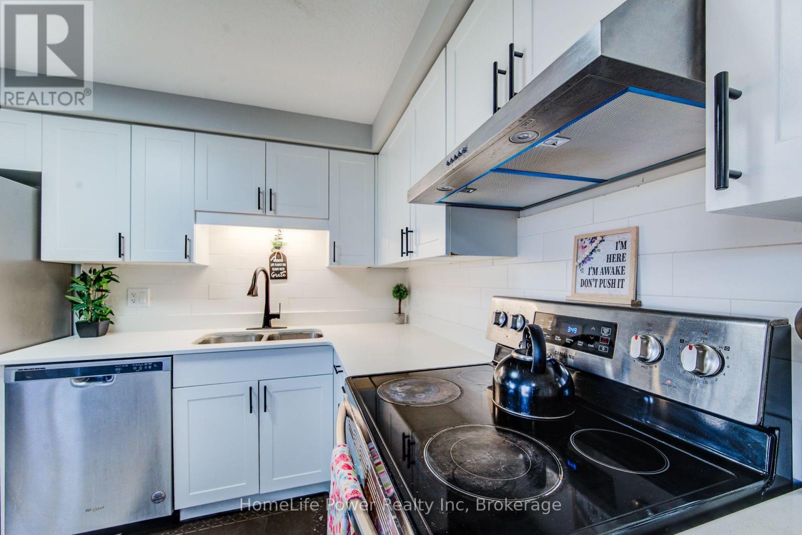 233 Red Clover Court, Kitchener, Ontario  N2E 4J5 - Photo 9 - X13627054