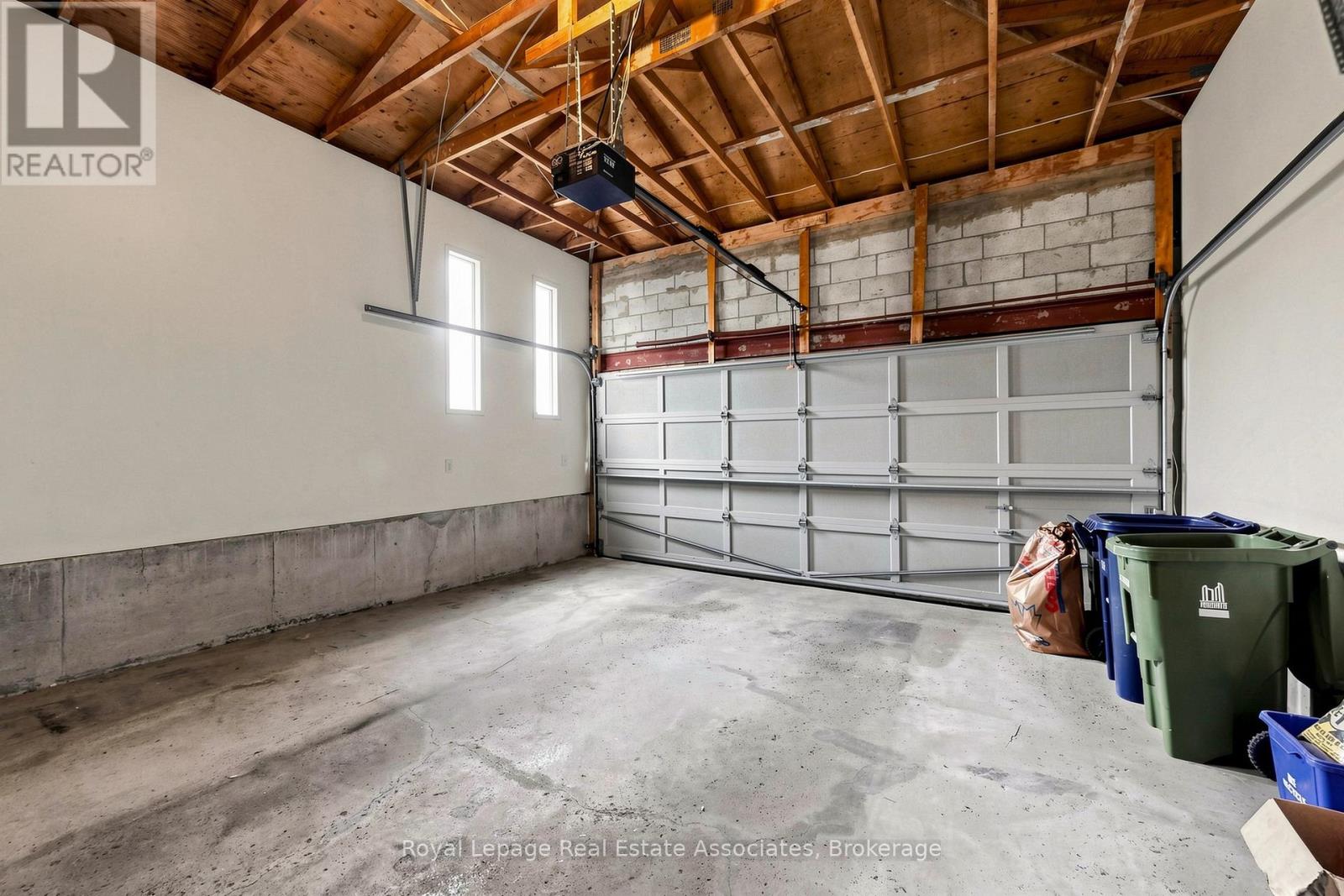 9 Kingsplate Crescent, Toronto, Ontario  M9W 6X6 - Photo 47 - W13452748