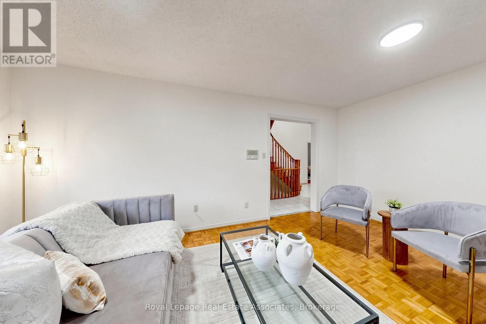 9 Kingsplate Crescent, Toronto, Ontario  M9W 6X6 - Photo 13 - W13452748